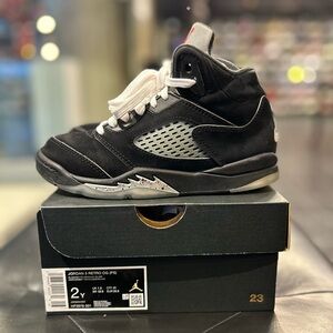 Air Jordan 5 Retro Black Sneakers